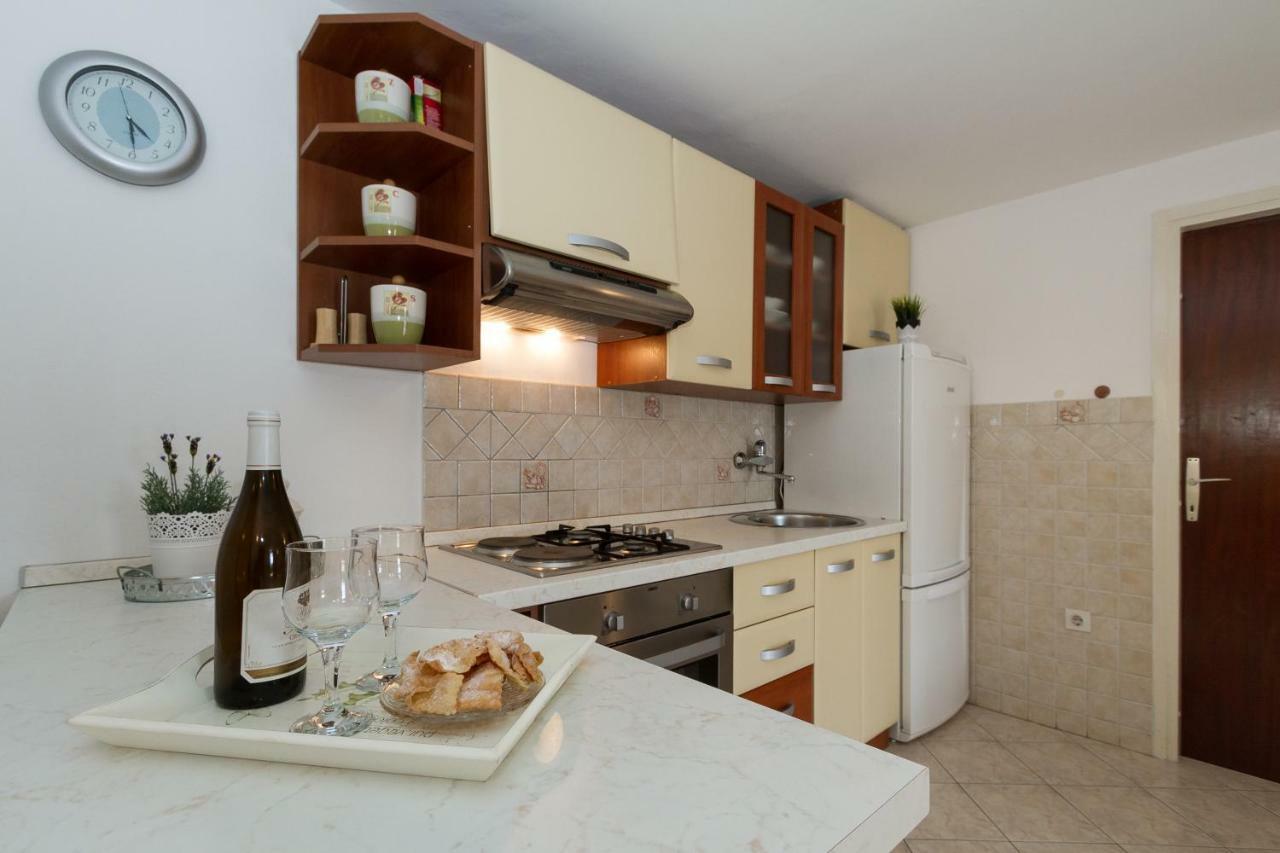 Beach Apartment M & B Poljana  Buitenkant foto