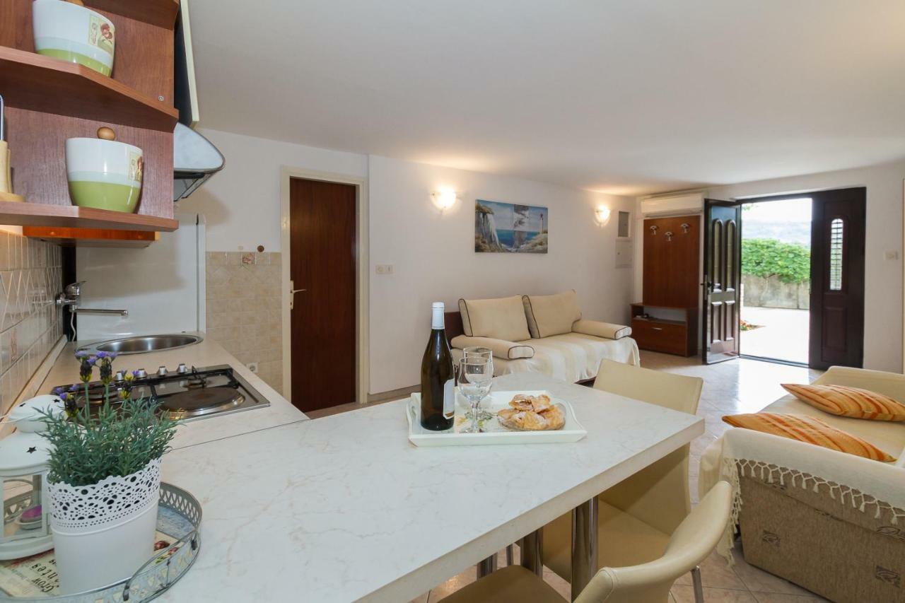 Beach Apartment M & B Poljana  Buitenkant foto