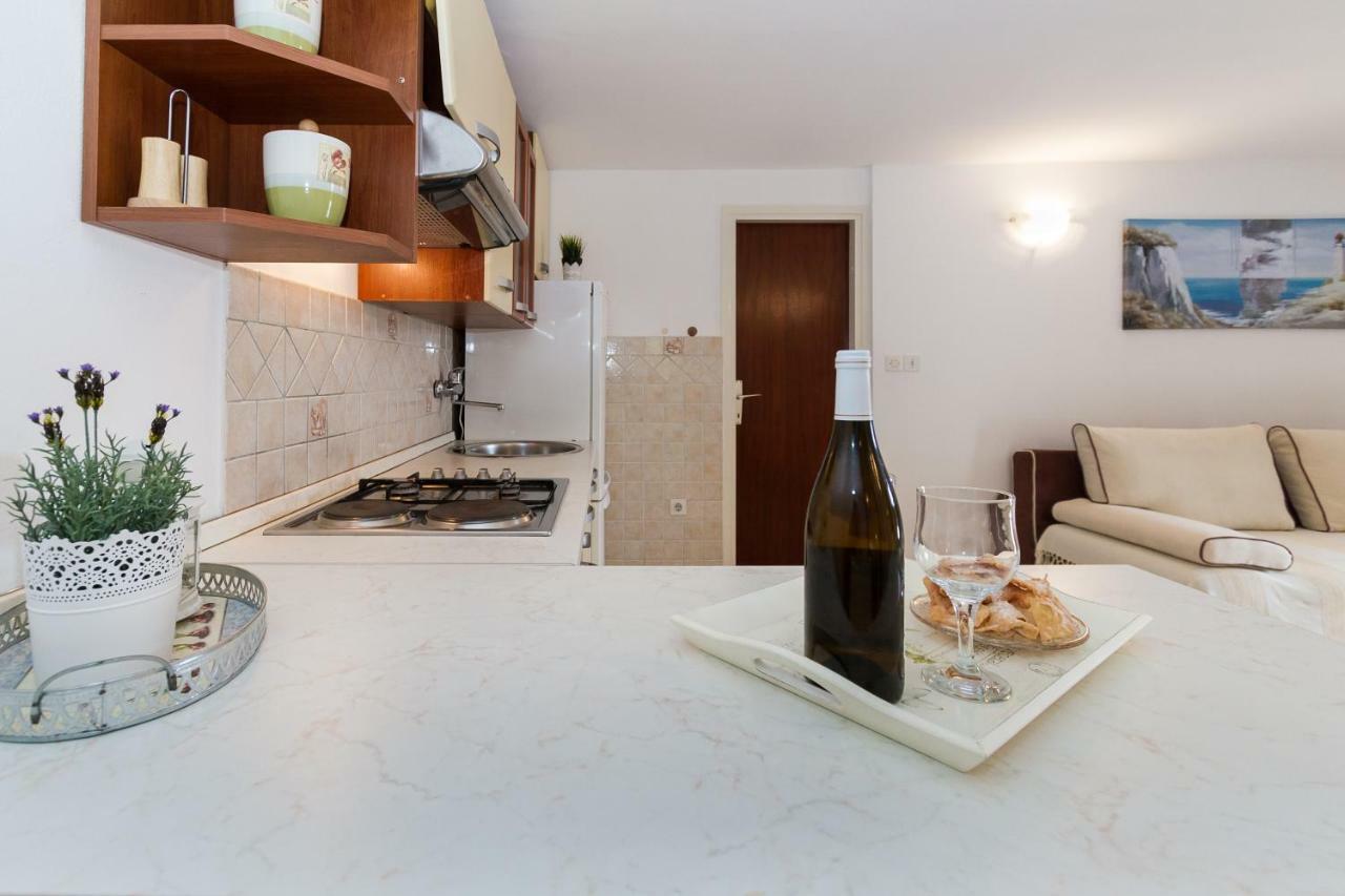 Beach Apartment M & B Poljana  Buitenkant foto
