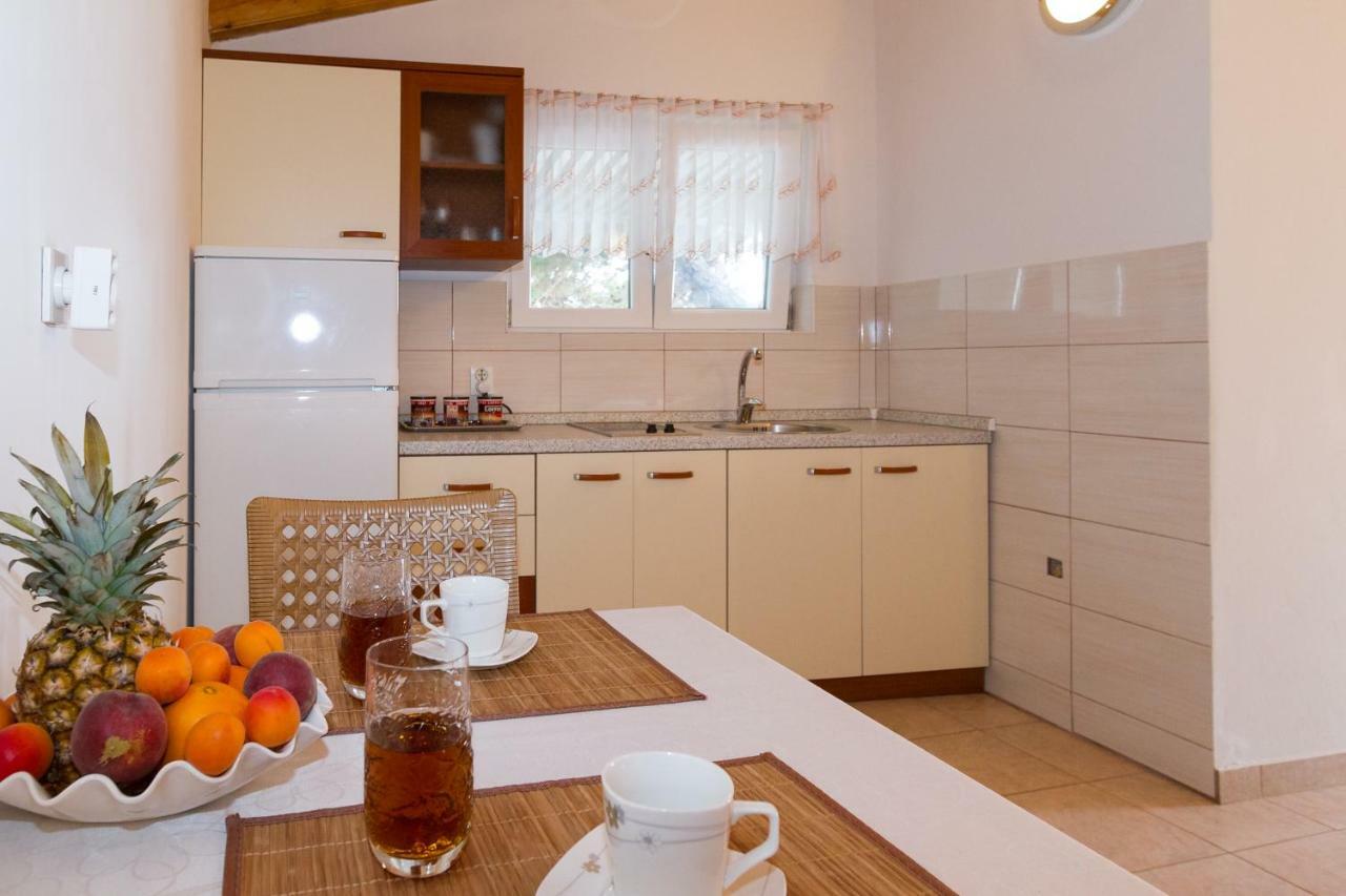 Beach Apartment M & B Poljana  Buitenkant foto